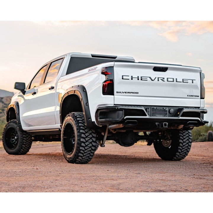 Poszerzenia błotników przód i tył Rough Country Defender Pocket