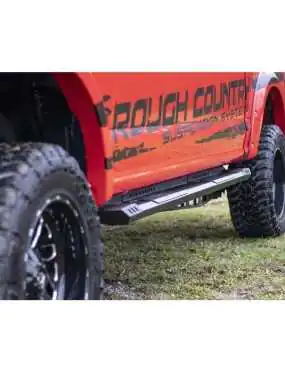 Progi, stopnie boczne Rough Country HD2 SuperCrew Cab