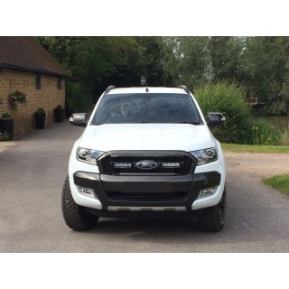 Zestaw dwóch lamp LAZER TRIPLE-R 750 Elite (Gen2) z systemem montażu w fabrycznym grillu - Ford Ranger (2016 - 2019) - ujęcie 2