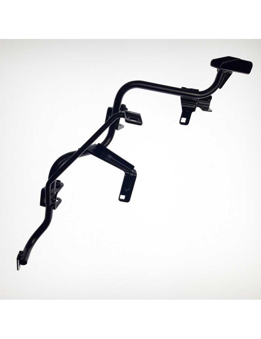 BRACKET FRONT LH., FRONT BODY COVER