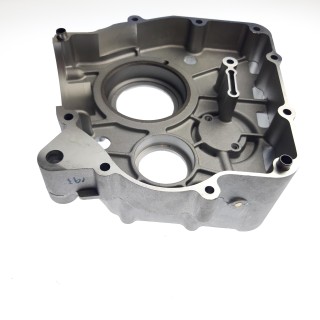 Crankcase, R.