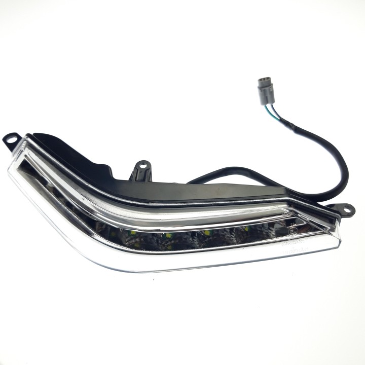 FRONT POSITION LIGHT R