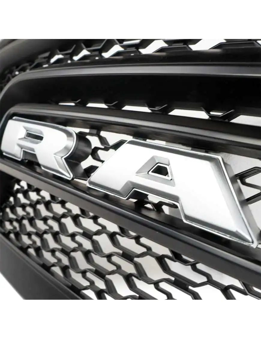 Grill z emblematem RAM w kolorze srebrnym do RAM Rebel OFD