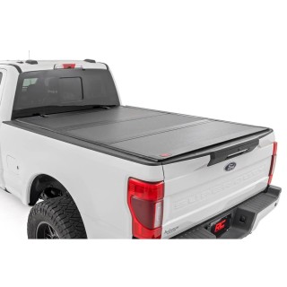 Twarda pokrywa paki tri-fold niski profil Rough Country 6'10"