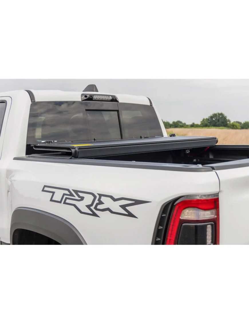 Twarda pokrywa paki tri-fold niski profil Rough Country 5'7"