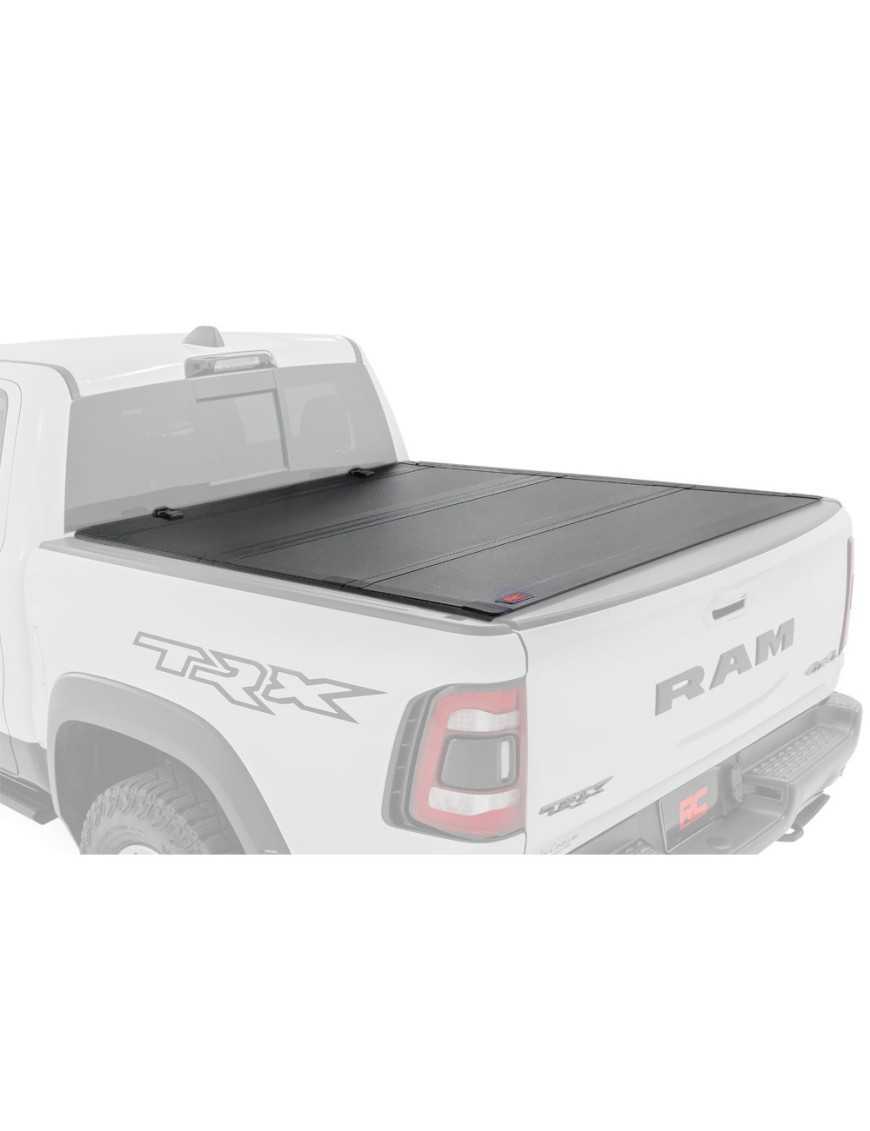 Twarda pokrywa paki tri-fold flip up Rough Country 5'7" Twarda pokrywa paki tri-fold flip up Rough Country 5'7"
