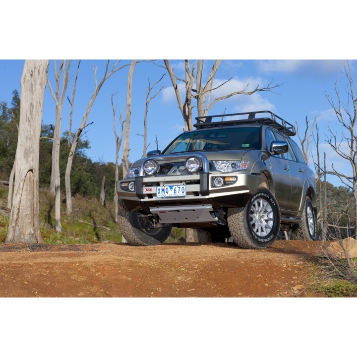 Zderzak stalowy ARB Sahara Bar - Challenger / Montero