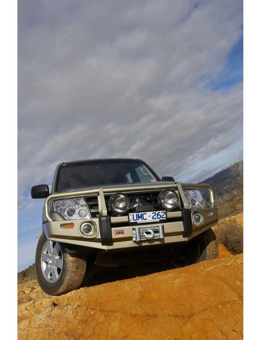 Zderzak stalowy ARB Deluxe Bar - Pajero / Montero Zderzak stalowy ARB Deluxe Bar - Pajero / Montero