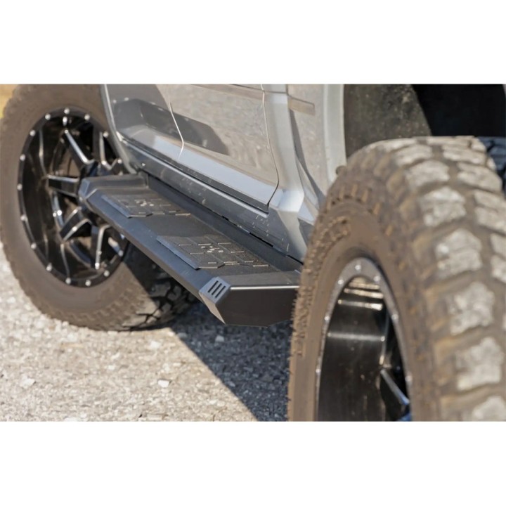 Progi, stopnie boczne Rough Country HD2 Crew Cab