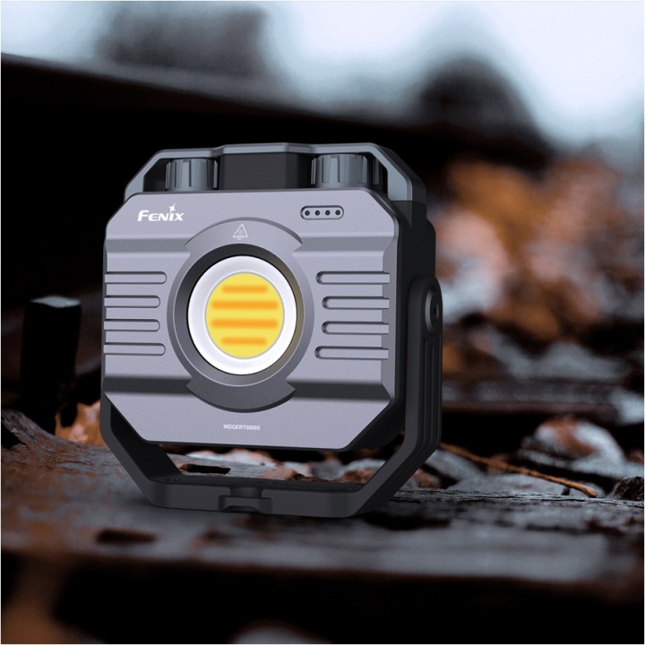 Lampa kempingowa Fenix CL28R