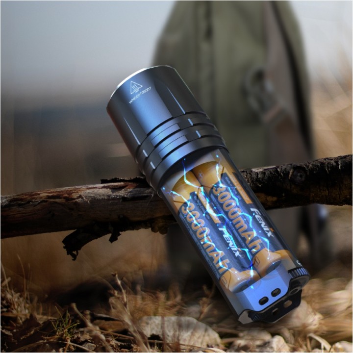 Latarka taktyczna LED Fenix TK35UE V2.0
