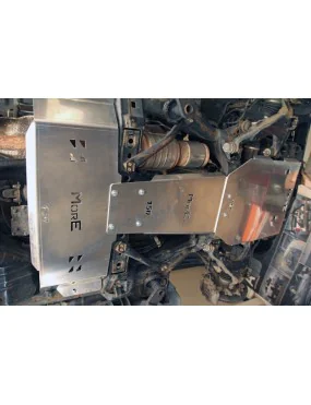 Zestaw aluminiowych osłon podwozia MorE 4x4 - Toyota Land Cruiser J150 09-14 - do zderzaka Z007