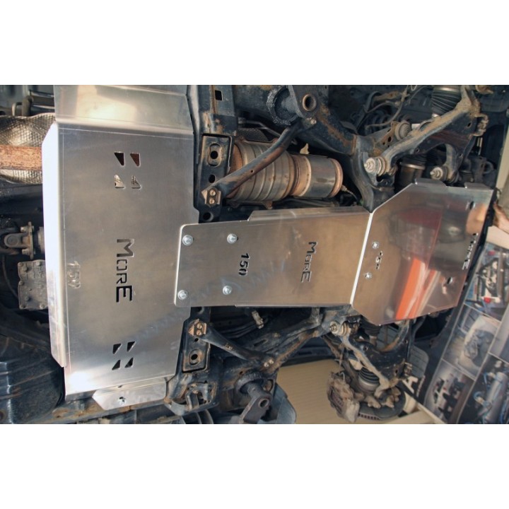 Zestaw aluminiowych osłon podwozia MorE 4x4 - Toyota Land Cruiser J150 09-14 - do zderzaka Z007