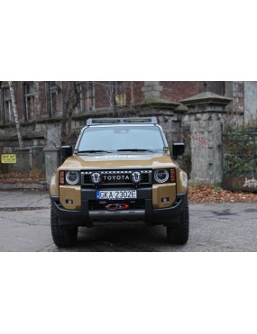 Mocowanie lamp przed / za atrapą Toyota Land Cruiser J250 - More 4x4
