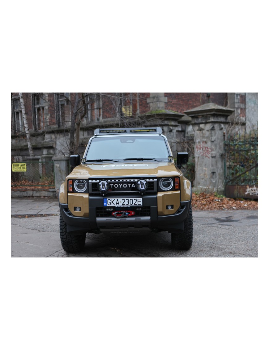 Mocowanie lamp przed / za atrapą Toyota Land Cruiser J250 - More 4x4