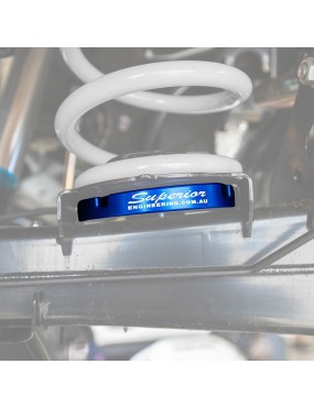 Wzmocnienia mocowań sprężyn przód Superior Engineering
