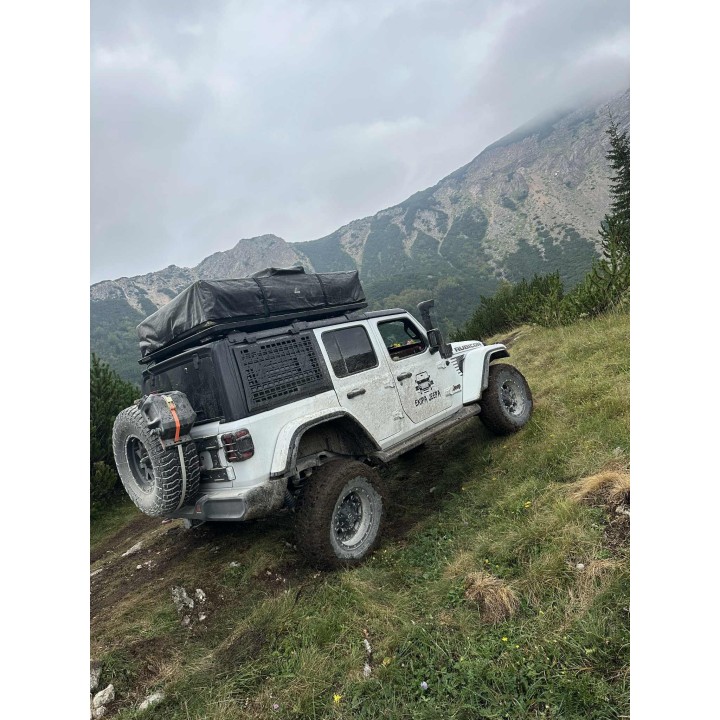 Komplet zewnętrznych Paneli bocznych Molle Jeep Wrangler JLU Viking Overlanders - ujęcie 6