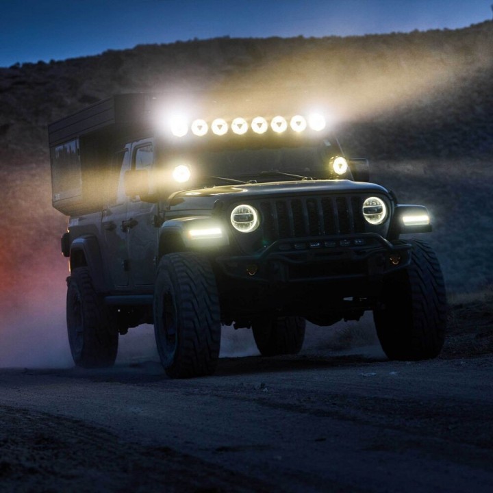 Lampy KC Hilites Titan Gravity LED Ford Bronco - ujęcie 3