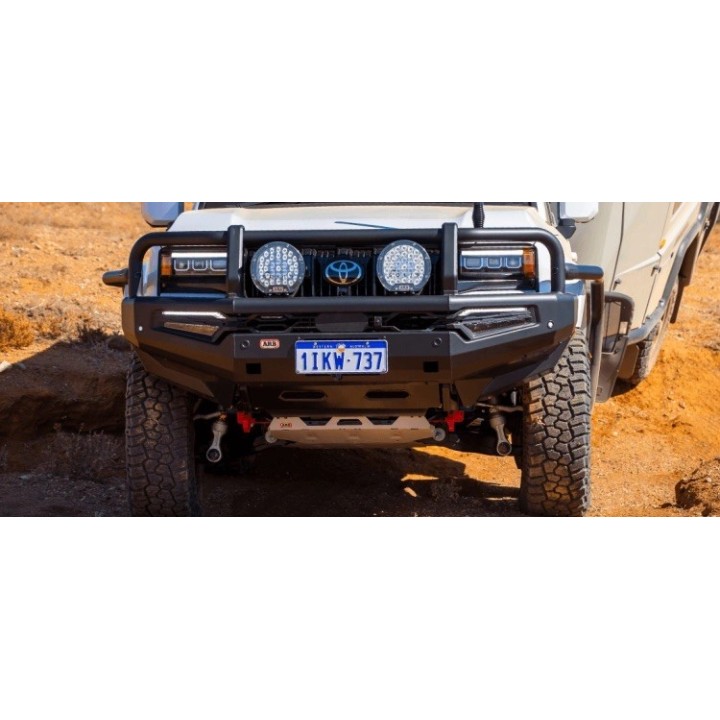 Przedni zderzak stalowy pod wyciągarkę ARB Summit MKII Bullbar do Land Cruiser 250 Prado 2.8L - ujęcie 3