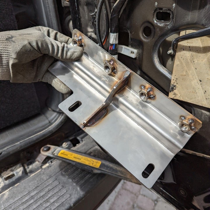 Mocowanie Koła Zapasowego - LC120/GX470