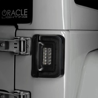 Niskoprofilowe tylne lampy z modułem EU Jeep Wrangler JK Oracle Lighting - ujęcie 2
