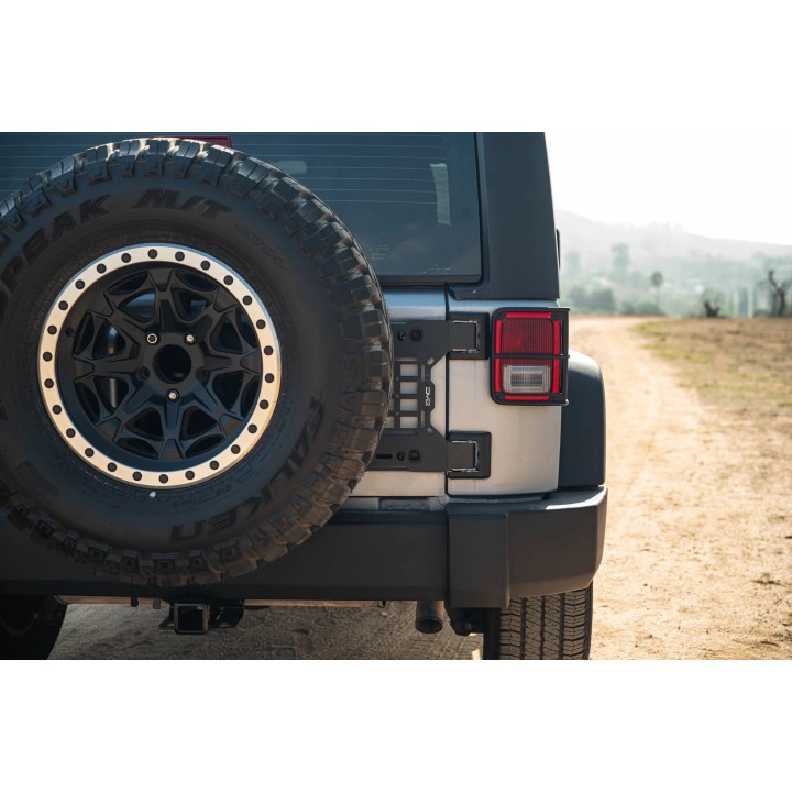 Molle wzmacniające tylną klapę Jeep Wrangler JK DV8 Offroad - ujęcie 5