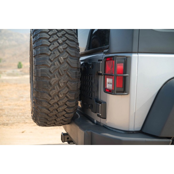 Molle wzmacniające tylną klapę Jeep Wrangler JK DV8 Offroad - ujęcie 7