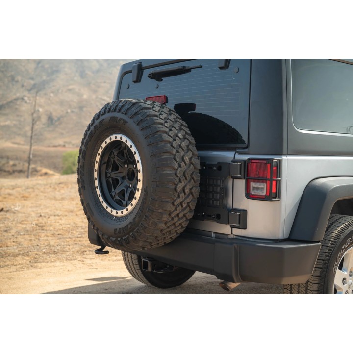 Molle wzmacniające tylną klapę Jeep Wrangler JK DV8 Offroad - ujęcie 8
