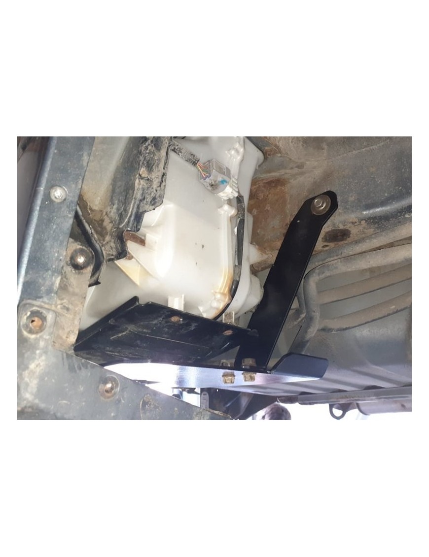 Osłona tylnej nagrzewnicy Mitsubishi Pajero 4 / Montero 4 2006-2014 long Osłona tylnej nagrzewnicy Mitsubishi Pajero 4 / Montero 4 2006-2014 long