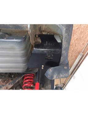 Osłona tylnej nagrzewnicy Mitsubishi Pajero 4 / Montero 4 2006-2014 long czerwona