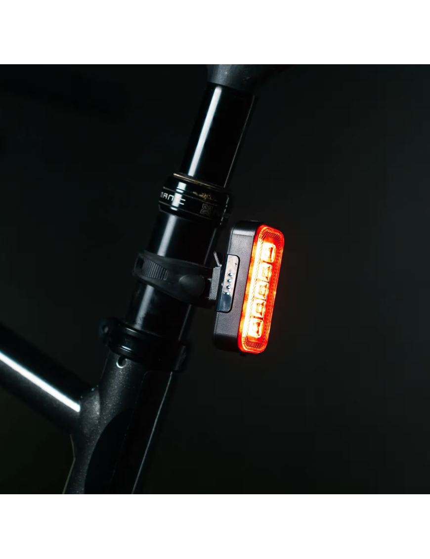 OSRAM LEDsBIKE COMPACT REAR – tylna lampka rowerowa LED z funkcją hamowania
