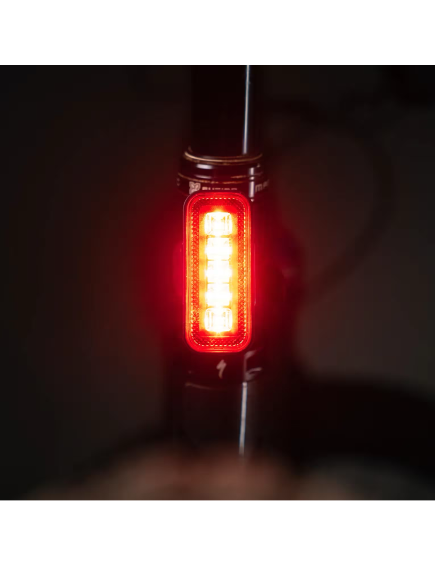 OSRAM LEDsBIKE X REAR – tylna lampka rowerowa LED z czujnikiem hamowania, USB-C, IP54