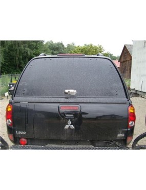 Zabudowa skrzyni ładunkowej Ironman 4x4 ABS z oknami uchylnymi — Mitsubishi L200 od 2006