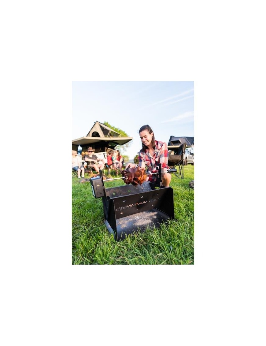 Zestaw ogniskowy Ironman 4x4: palenisko Portable Fire Pit i rożen elektryczny