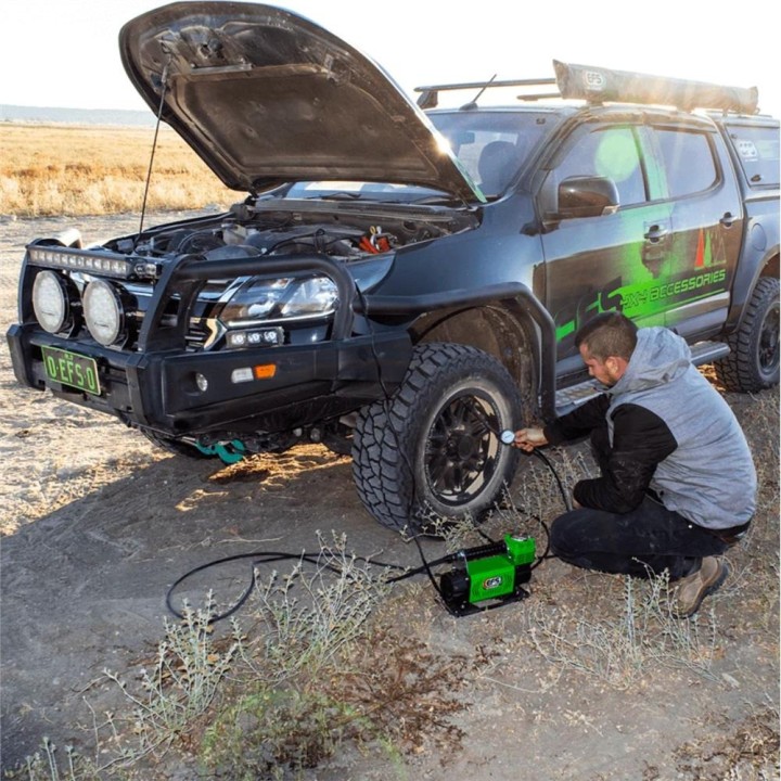Kompresor przenośny EFS 12V, 160 l/min — wąż 5 m z manometrem EFS4WD - ujęcie 2
