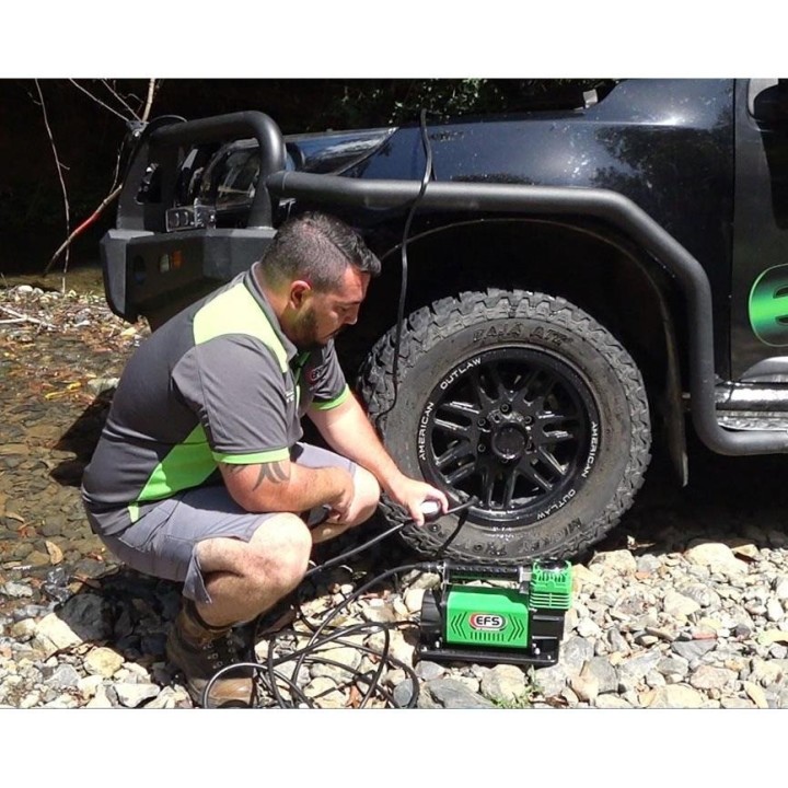 Kompresor przenośny EFS 12V, 160 l/min — wąż 5 m z manometrem EFS4WD - ujęcie 6
