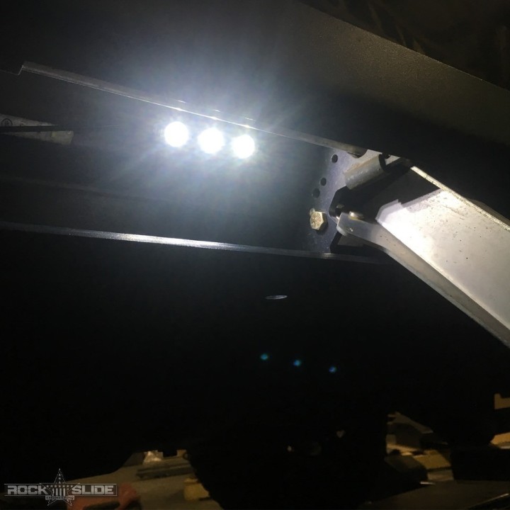 Zestaw oswietlenia LED progow Rock Slide Engineering, para - ujęcie 3