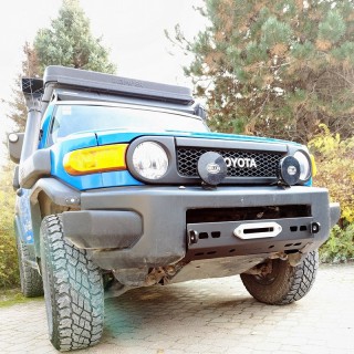Zderzak pod Wyciągarkę - FJ Cruiser Bison Gear - ujęcie 2