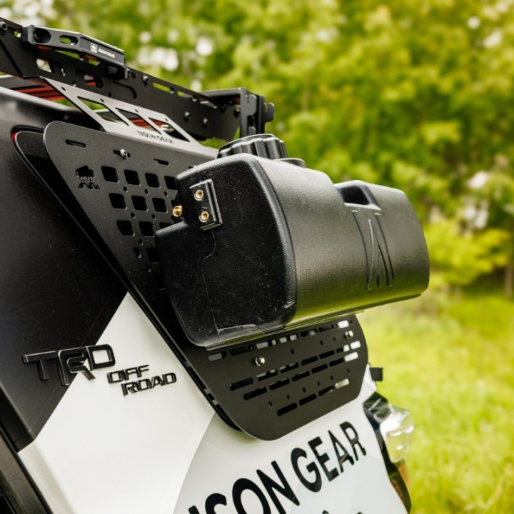 Zewnętrzny panel MOLLE Bison Gear - Toyota 4Runner 5. gen. - Strona: Prawa, Bagażnik niskoprofilowy - ujęcie 7