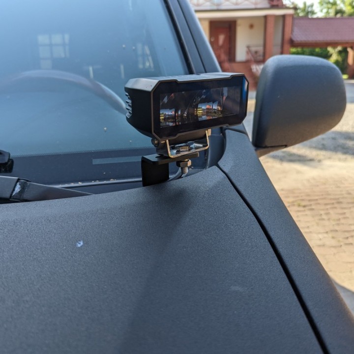 Wsporniki lamp na słupki Bison Gear - Toyota Land Cruiser 120 / Lexus GX470 - ujęcie 4