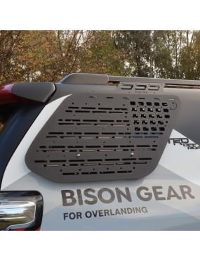 Zewnętrzny panel MOLLE Bison Gear - Toyota 4Runner 5. gen. - Strona: Prawa, Relingi fabryczne