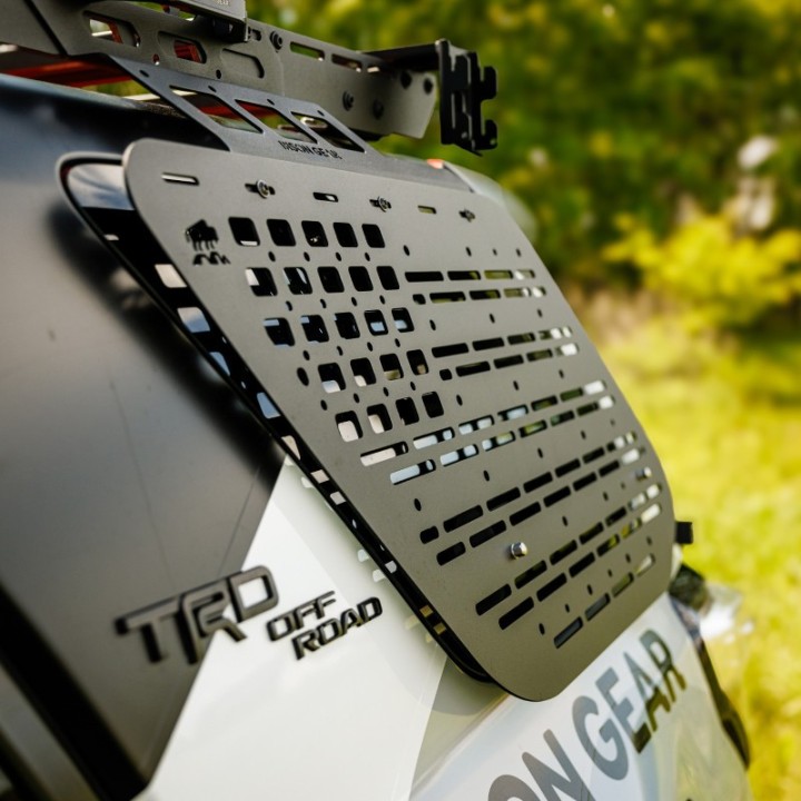 Zewnętrzny panel MOLLE Bison Gear - Toyota 4Runner 5. gen. - Strona: Lewa, Bagażnik niskoprofilowy - ujęcie 5