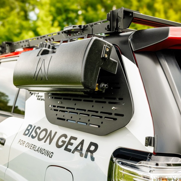 Zewnętrzny panel MOLLE Bison Gear - Toyota 4Runner 5. gen. - Strona: Lewa, Bagażnik niskoprofilowy - ujęcie 17