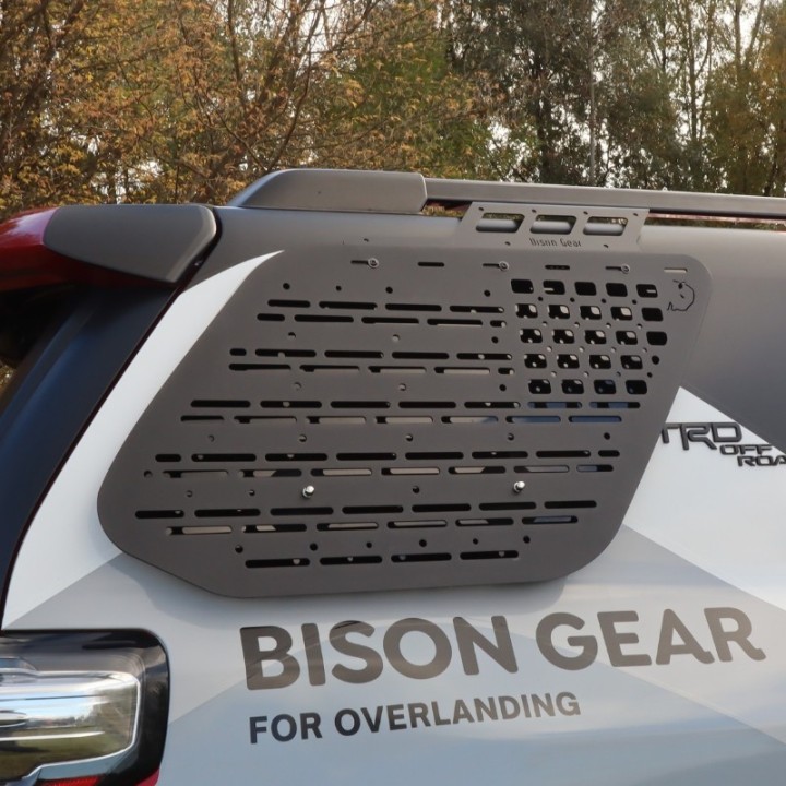 Zewnętrzny panel MOLLE Bison Gear - Toyota 4Runner 5. gen. - Strona: Lewa, Bagażnik niskoprofilowy - ujęcie 20