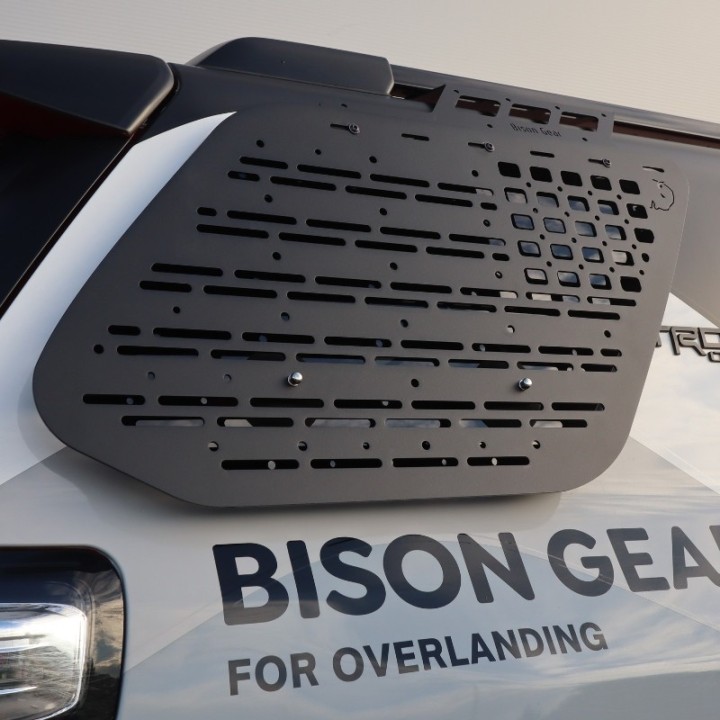 Zewnętrzny panel MOLLE Bison Gear - Toyota 4Runner 5. gen. - Strona: Lewa, Bagażnik niskoprofilowy - ujęcie 22