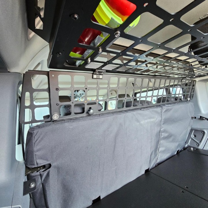 Ruchoma Przegroda Cargo (bez półki) - Grenadier Bison Gear - ujęcie 2