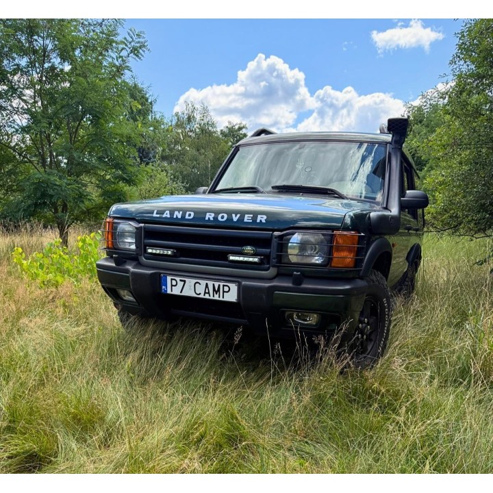 Zestaw 2 lamp LED OSRAM VX180-SP SR z mocowaniami ORAX Systems w atrapę — Land Rover Discovery II - ujęcie 8