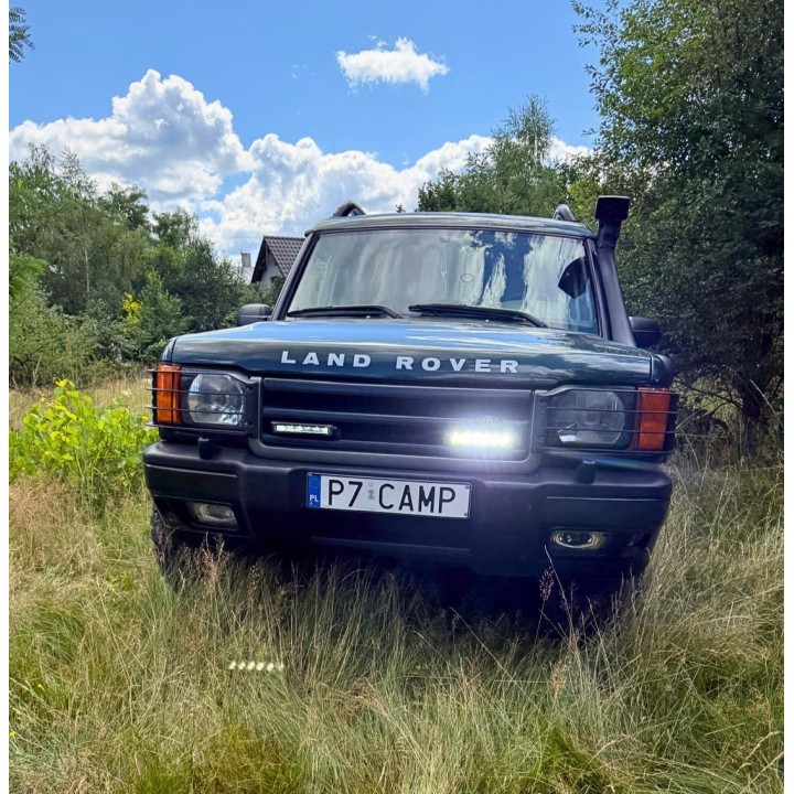 Zestaw 2 lamp LED OSRAM VX180-SP SR z mocowaniami ORAX Systems w atrapę — Land Rover Discovery II - ujęcie 9