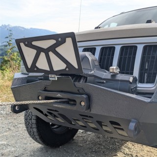 Cascadia 4x4 Flipster V3 CHF101 — uchylny uchwyt tablicy rejestracyjnej przed wyciągarką