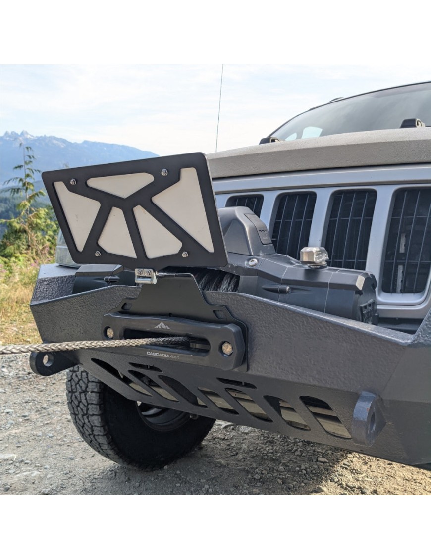 Cascadia 4x4 Flipster V3 CHF101 — uchylny uchwyt tablicy rejestracyjnej przed wyciągarką